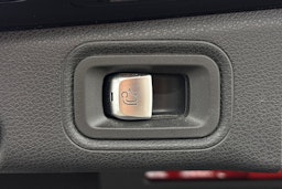met. sininen Mercedes-Benz E 2022 kuva 26.
