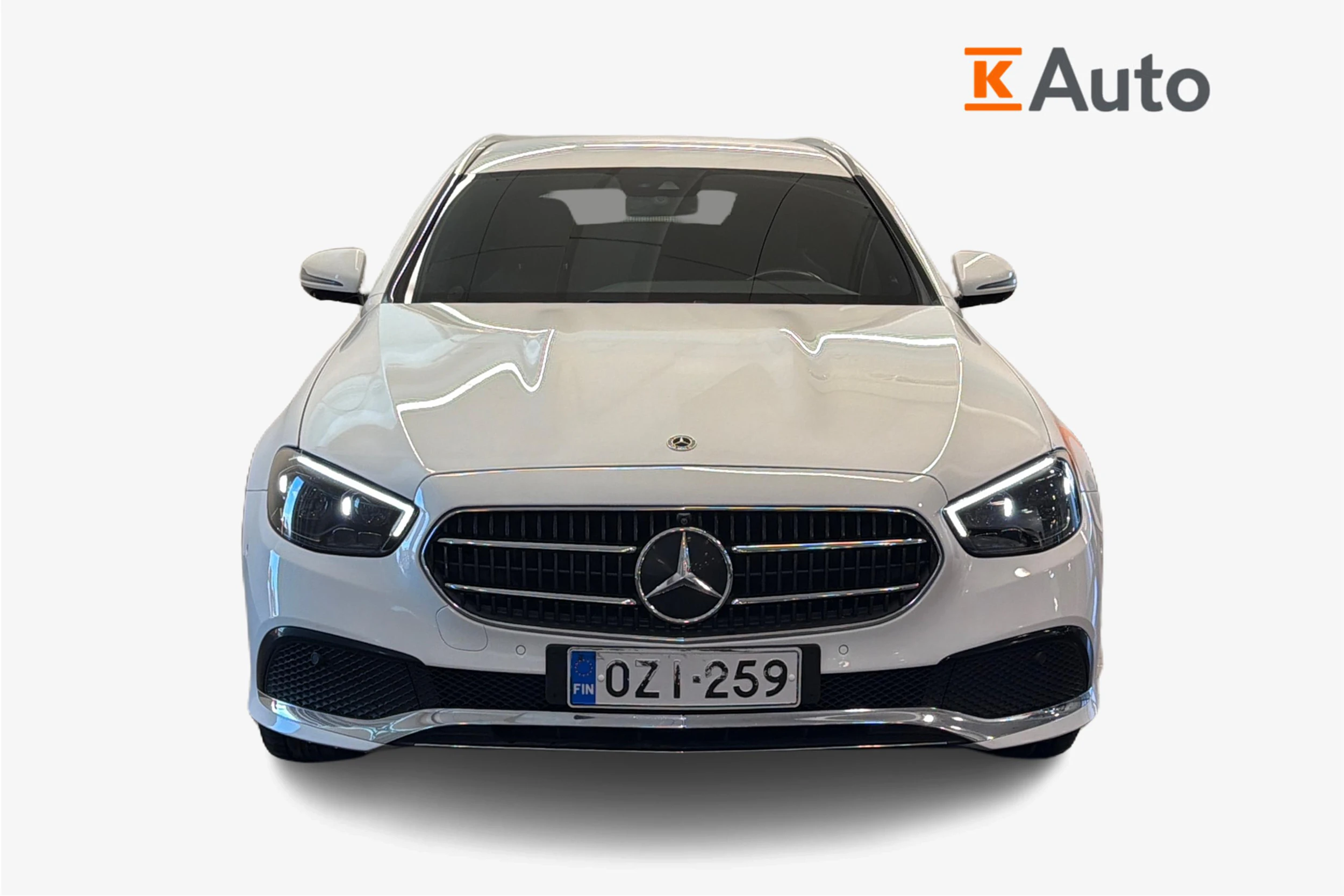 valkoinen Mercedes-Benz E 2022 kuva 5.