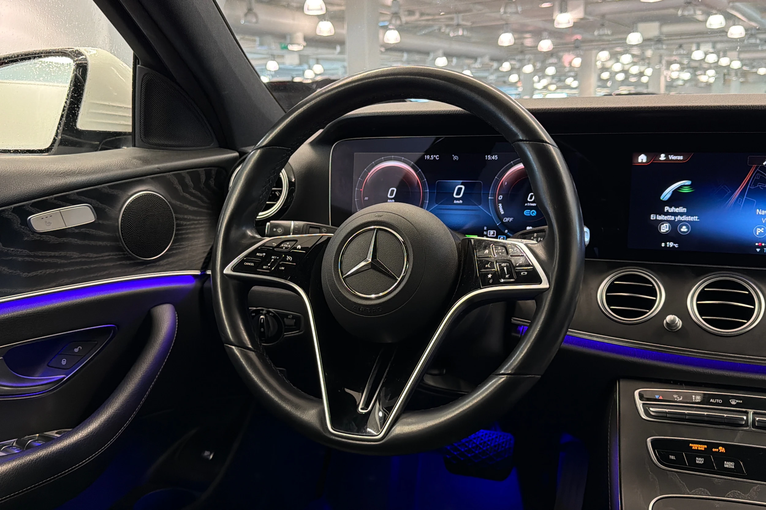 valkoinen Mercedes-Benz E 2022 kuva 18.