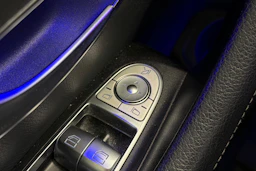 valkoinen Mercedes-Benz E 2022 kuva 24.