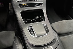 valkoinen Mercedes-Benz E 2022 kuva 23.