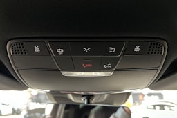 valkoinen Mercedes-Benz E 2022 kuva 25.