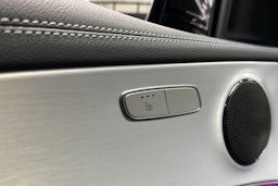 valkoinen Mercedes-Benz E 2022 kuva 29.