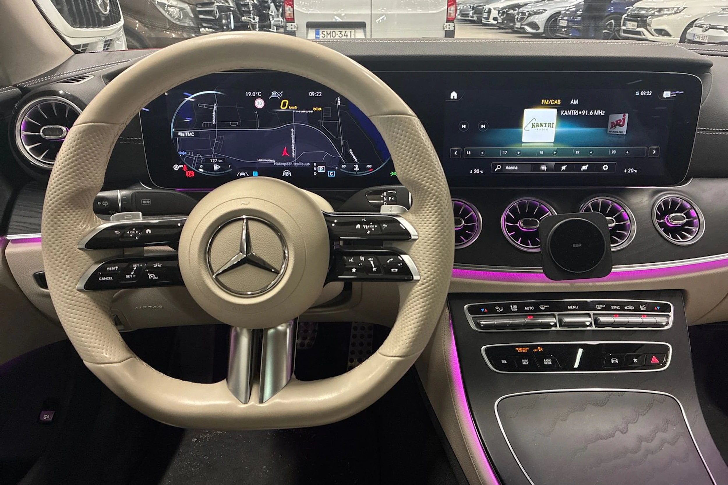 punainen Mercedes-Benz E 2022 kuva 5.