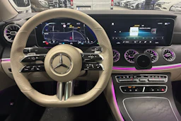 punainen Mercedes-Benz E 2022 kuva 5.