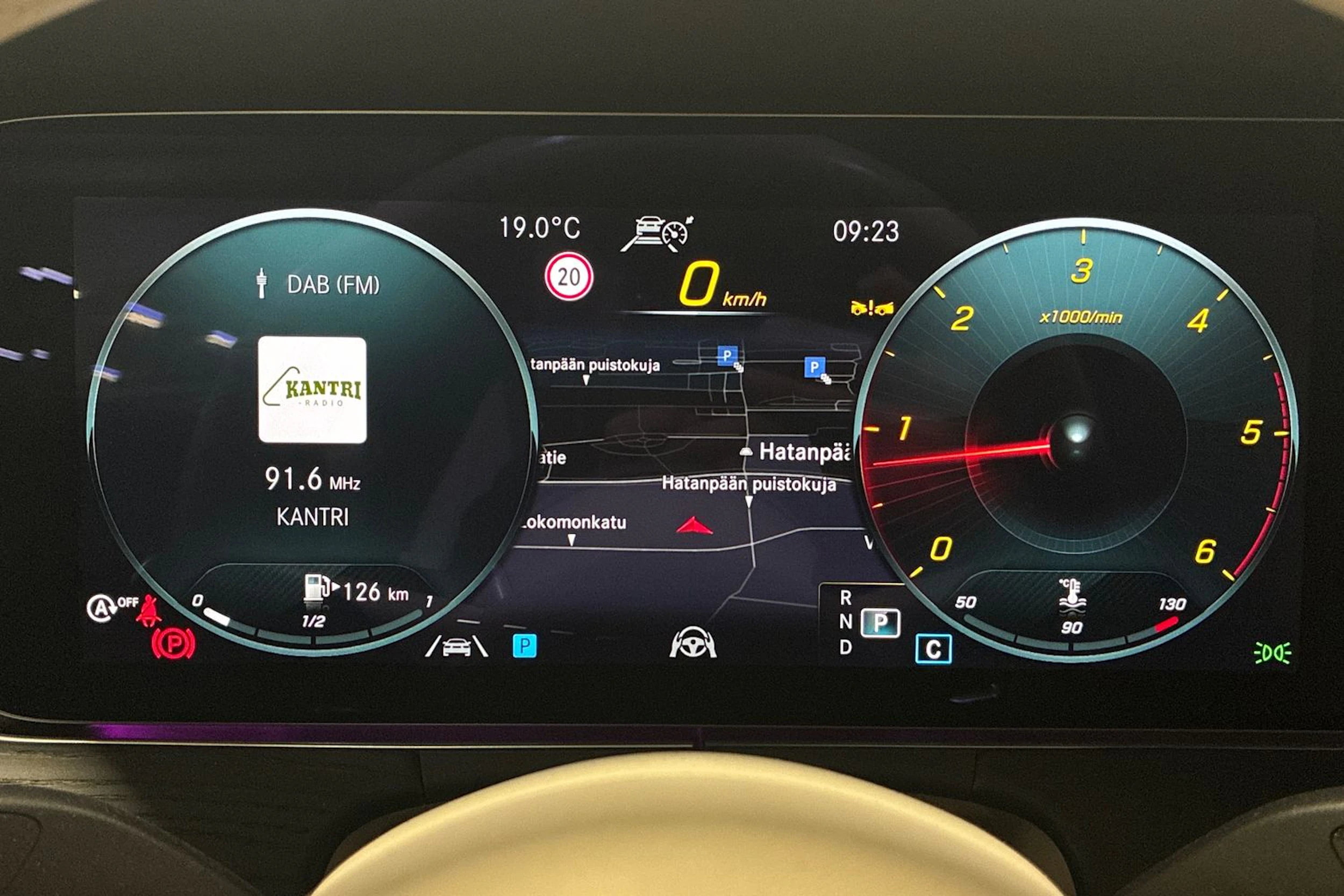 punainen Mercedes-Benz E 2022 kuva 6.