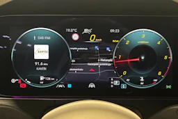 punainen Mercedes-Benz E 2022 kuva 6.