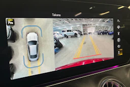 punainen Mercedes-Benz E 2022 kuva 10.