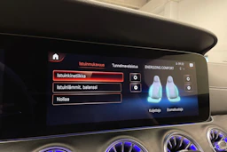 punainen Mercedes-Benz E 2022 kuva 22.
