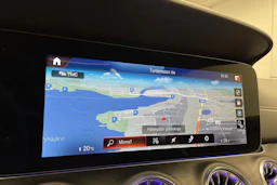 punainen Mercedes-Benz E 2022 kuva 23.
