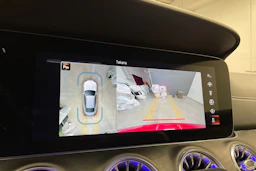 punainen Mercedes-Benz E 2022 kuva 24.