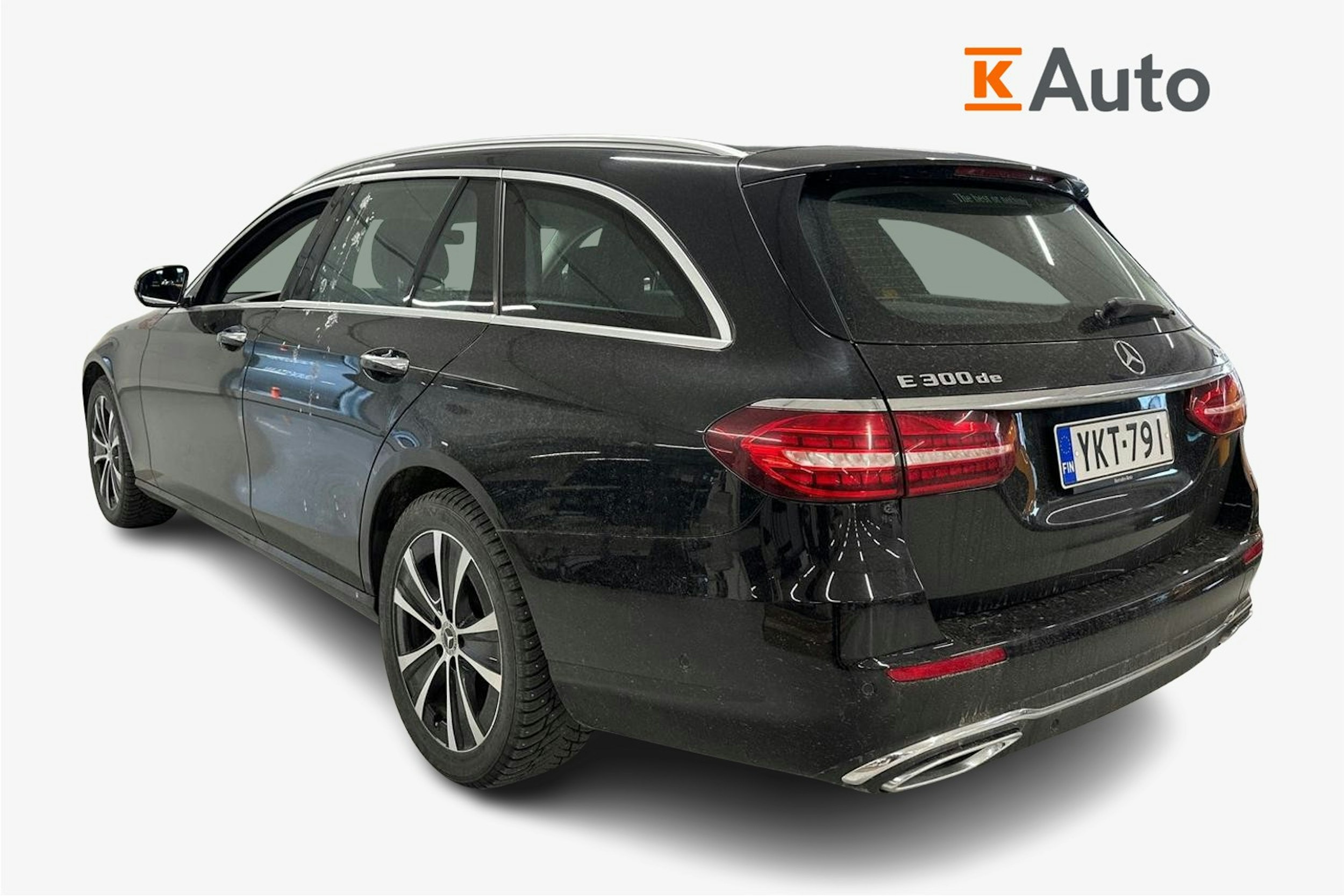 musta Mercedes-Benz E 2022 kuva 2.