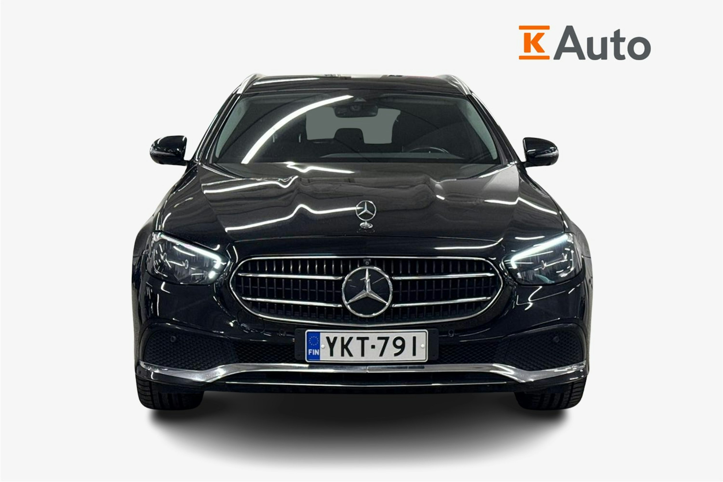 musta Mercedes-Benz E 2022 kuva 5.