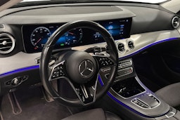 musta Mercedes-Benz E 2022 kuva 7.