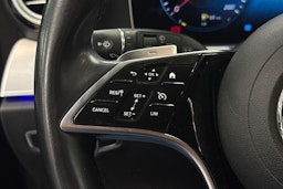 musta Mercedes-Benz E 2022 kuva 16.
