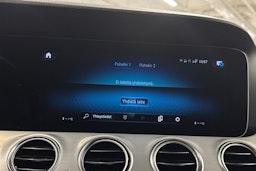 musta Mercedes-Benz E 2022 kuva 23.