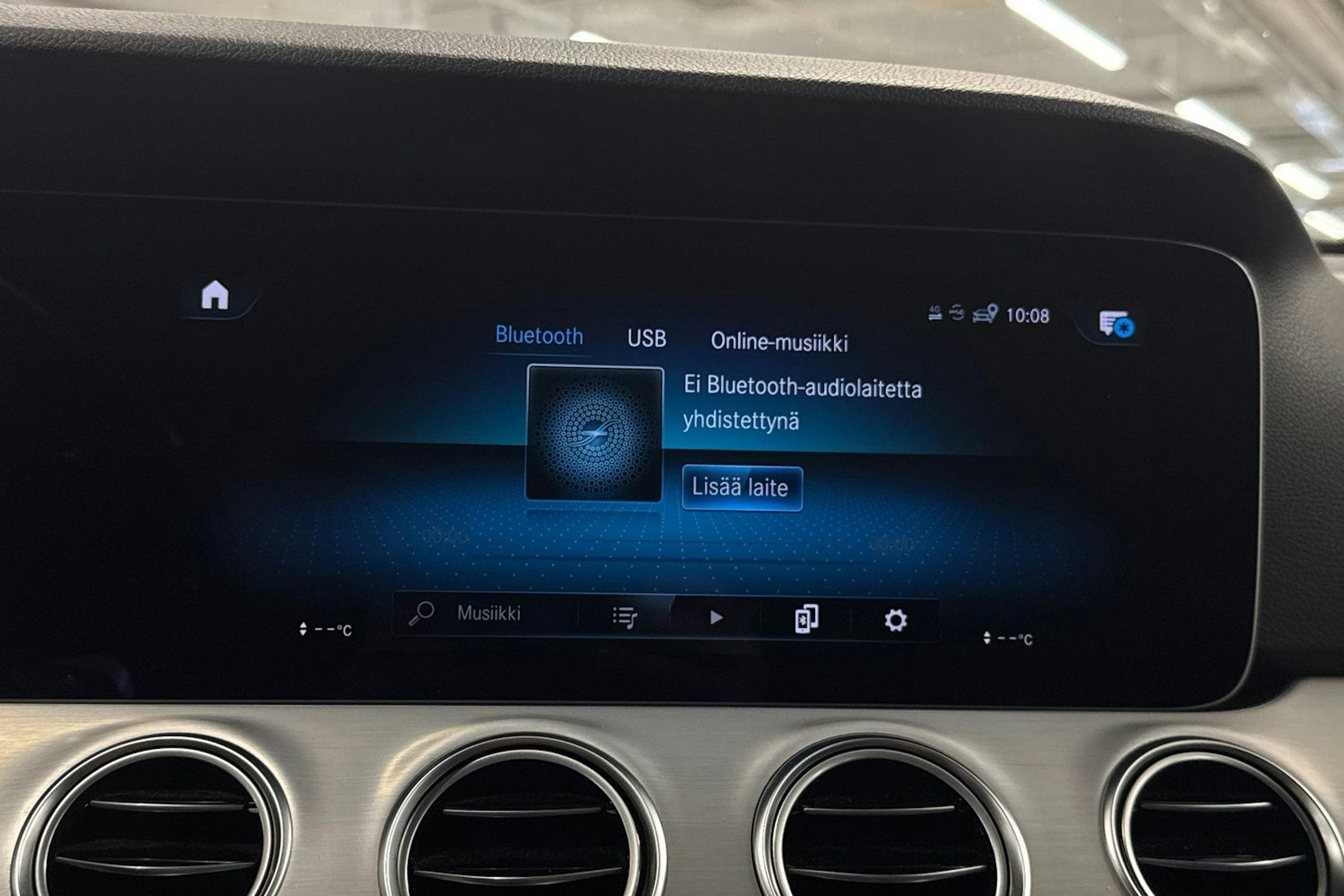 musta Mercedes-Benz E 2022 kuva 26.