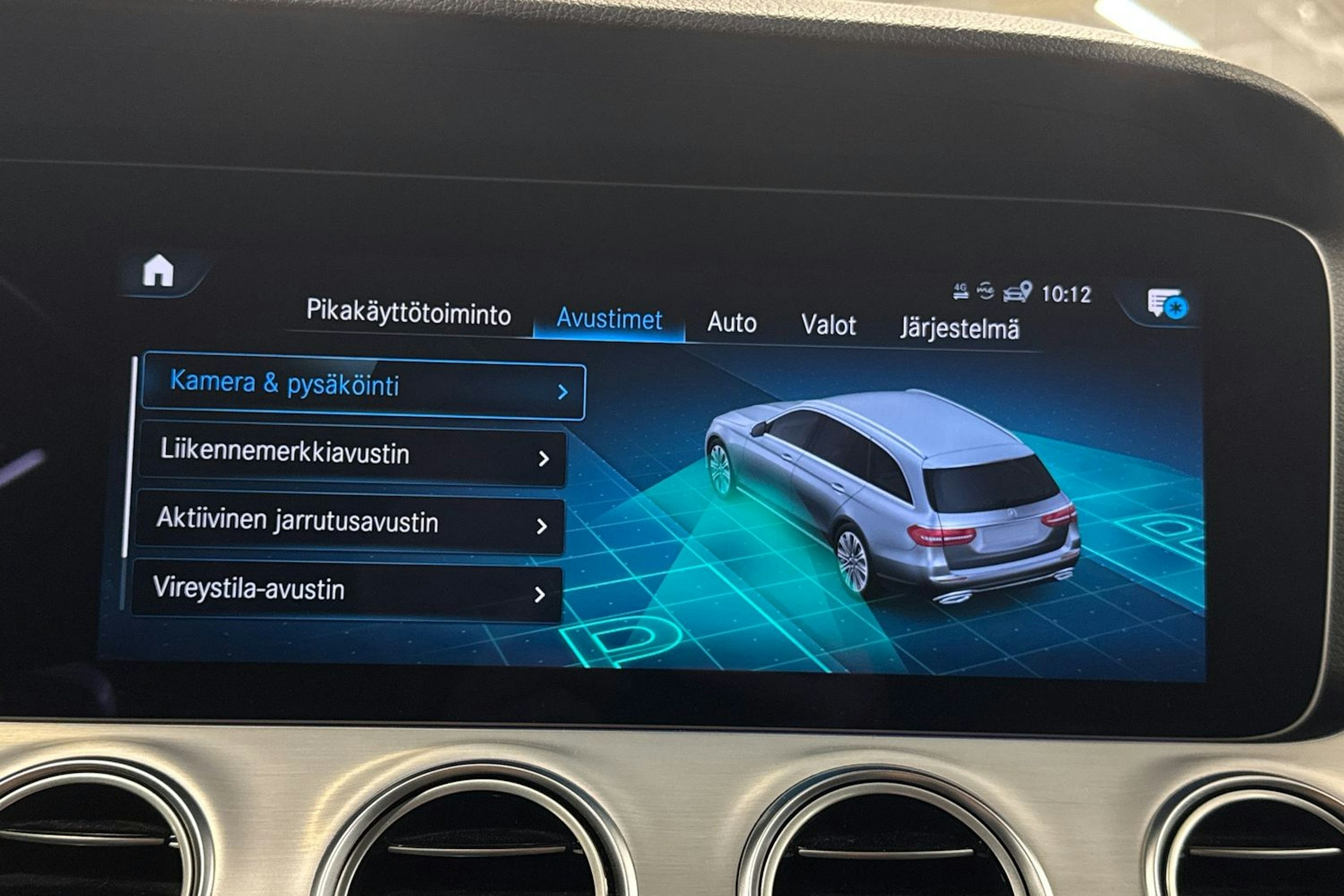 musta Mercedes-Benz E 2022 kuva 34.