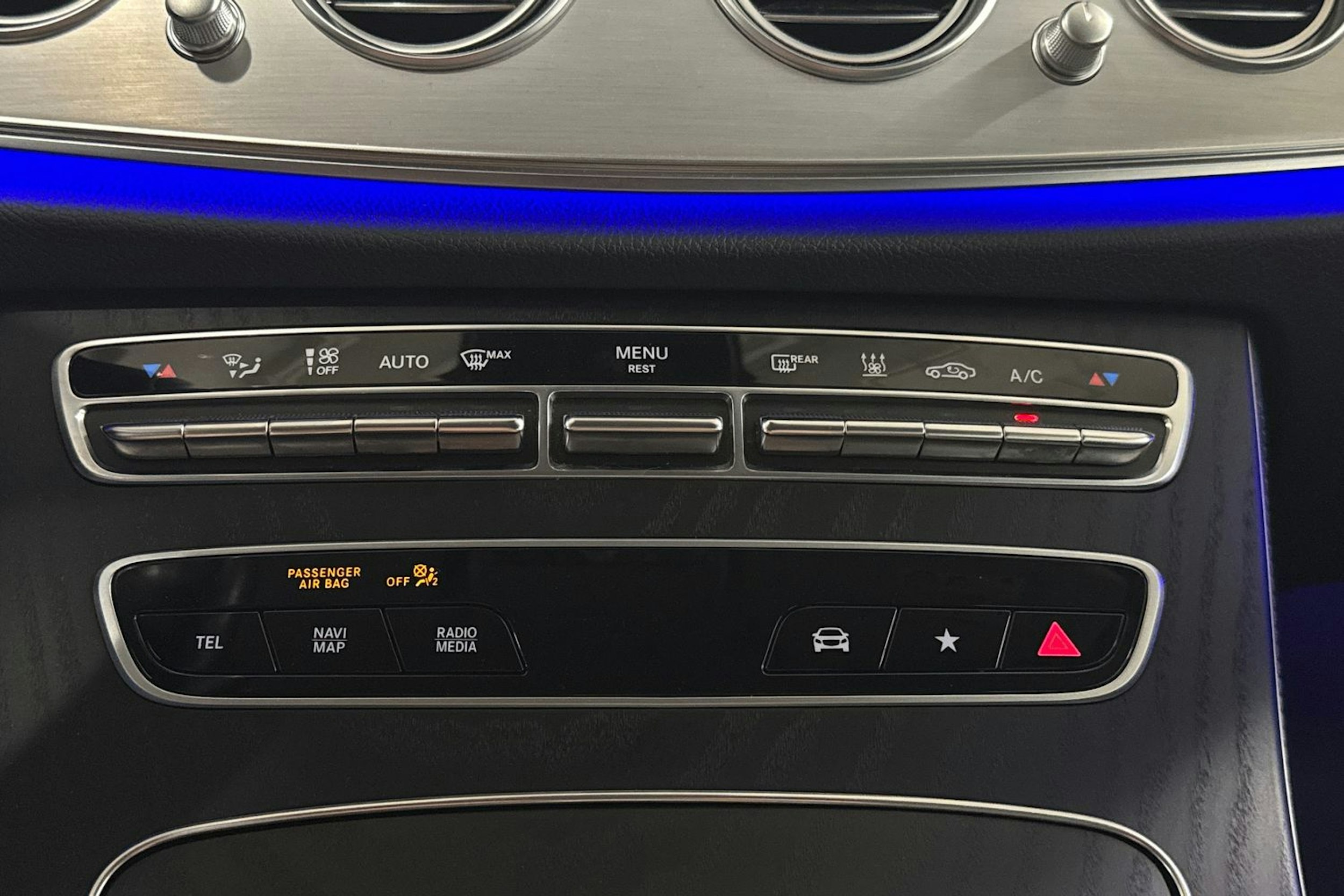 musta Mercedes-Benz E 2022 kuva 37.