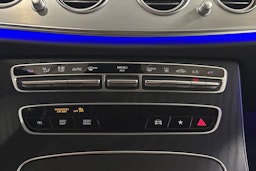 musta Mercedes-Benz E 2022 kuva 37.