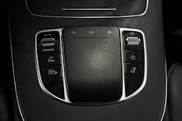 musta Mercedes-Benz E 2022 kuva 38.