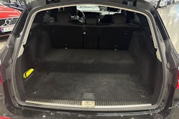 musta Mercedes-Benz E 2022 kuva 40.