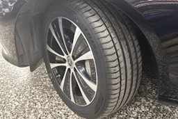 musta Mercedes-Benz E 2022 kuva 42.
