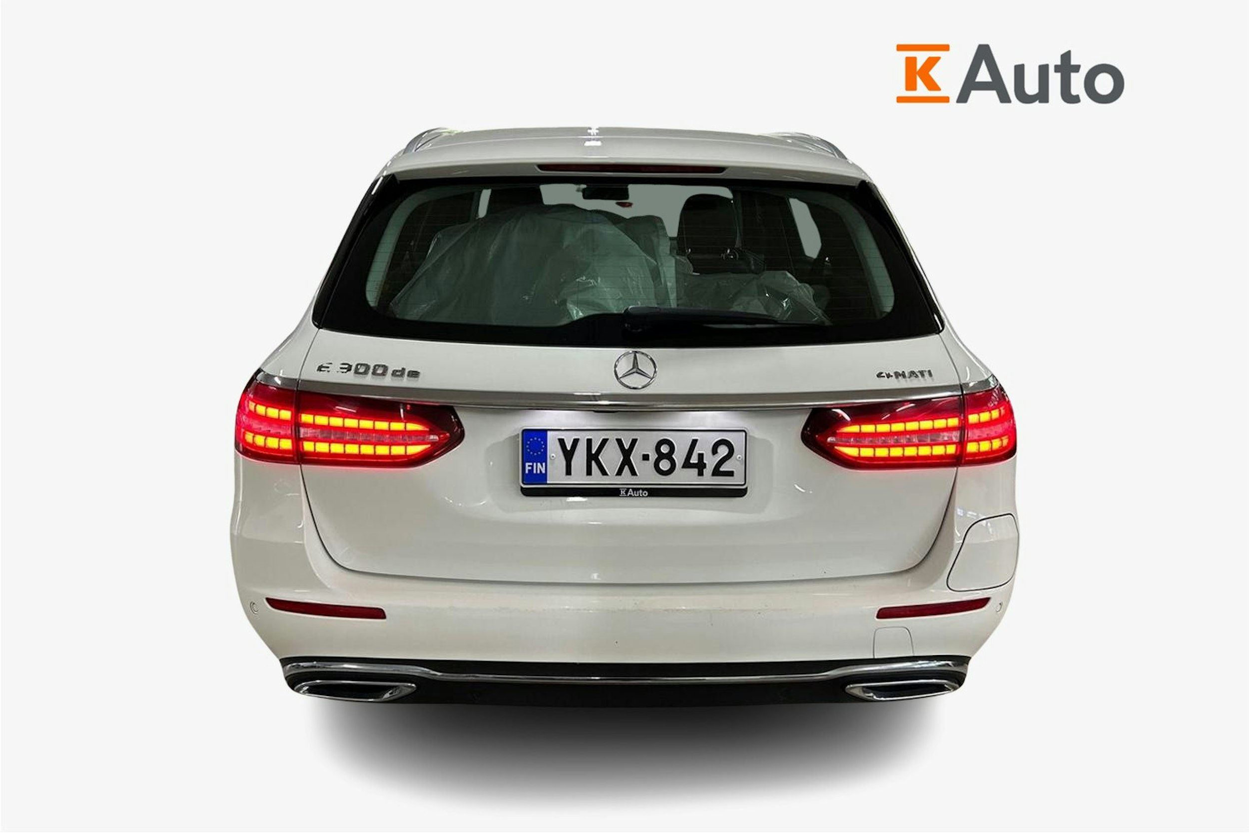 Valkoinen Mercedes-Benz E 2022 kuva 3.