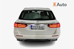 Valkoinen Mercedes-Benz E 2022 kuva 3.