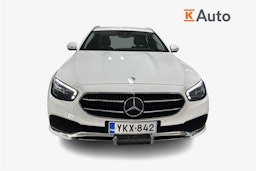 Valkoinen Mercedes-Benz E 2022 kuva 5.