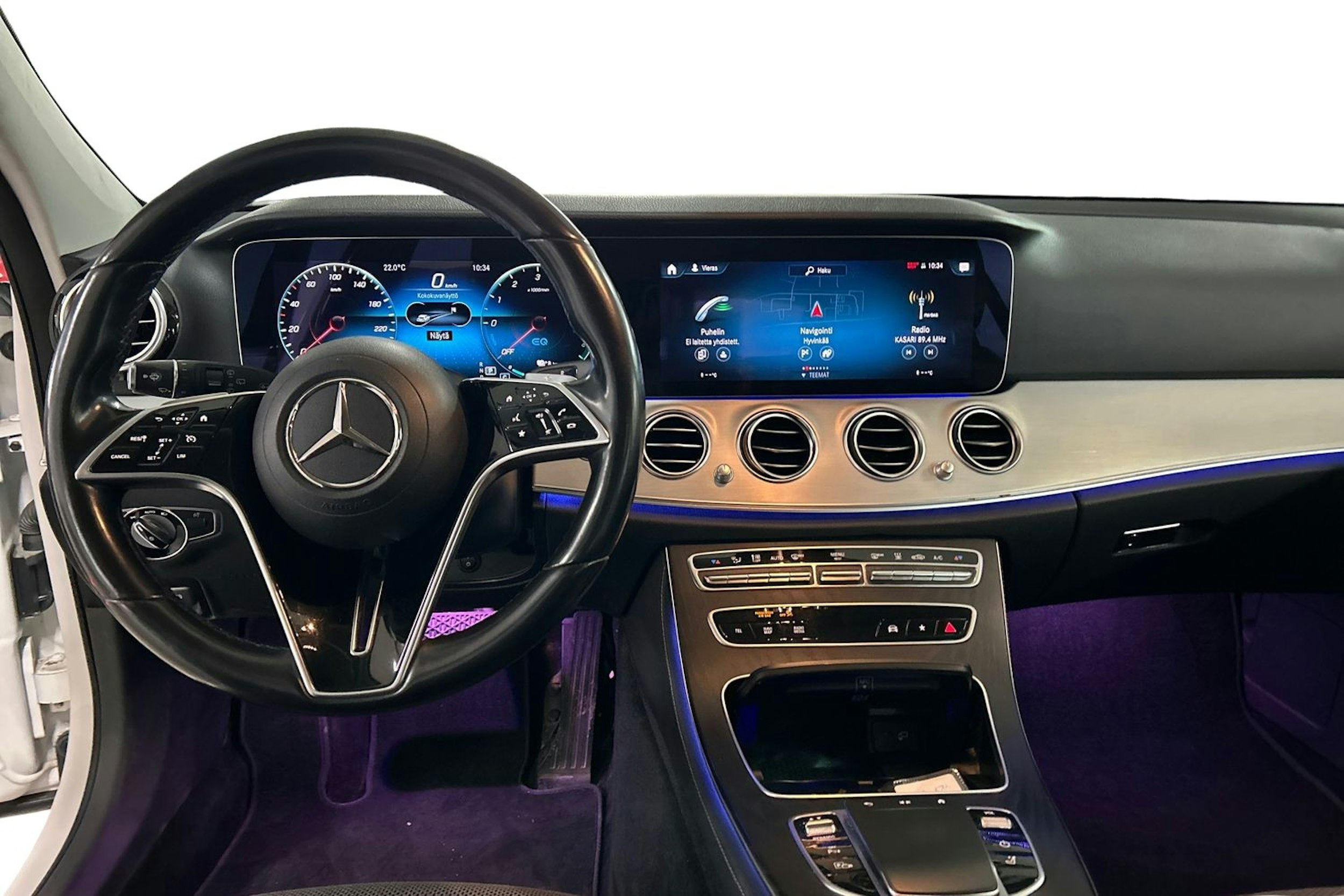 Valkoinen Mercedes-Benz E 2022 kuva 9.