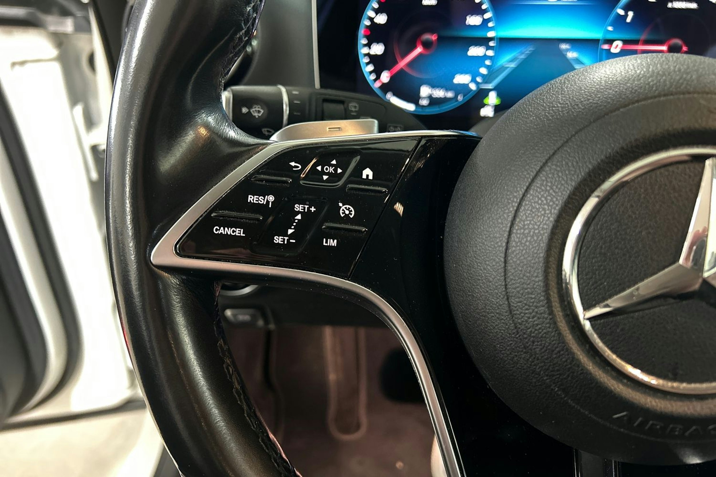 Valkoinen Mercedes-Benz E 2022 kuva 14.