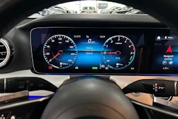 Valkoinen Mercedes-Benz E 2022 kuva 16.