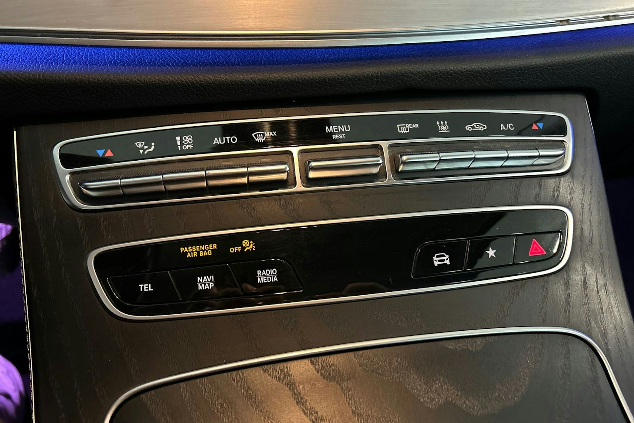 Valkoinen Mercedes-Benz E 2022 kuva 22.