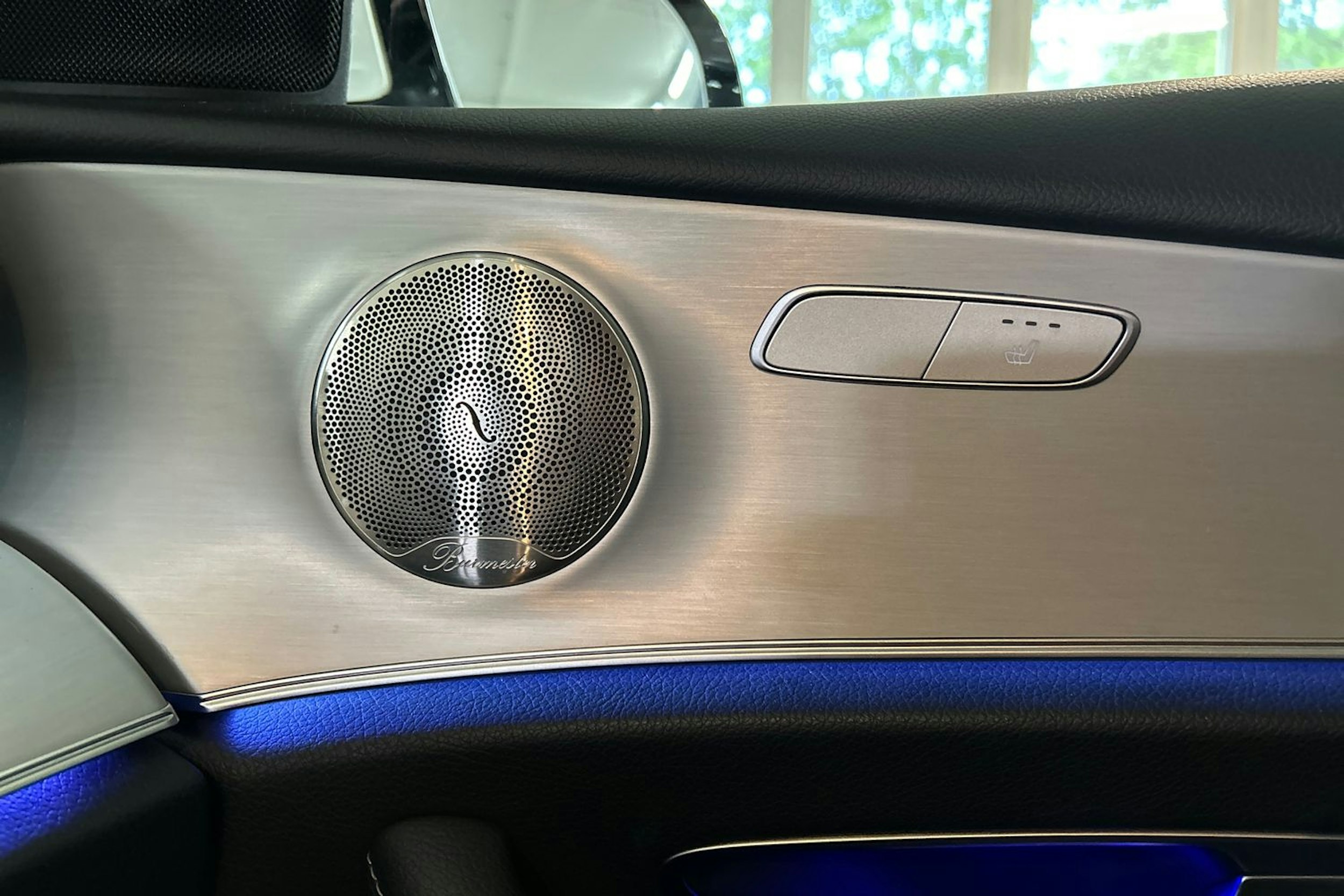 Valkoinen Mercedes-Benz E 2022 kuva 24.