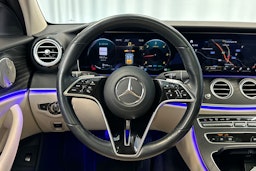 Musta Mercedes-Benz E 2022 kuva 21.