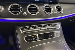 harmaa Mercedes-Benz E 2023 kuva 23.