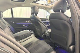 harmaa Mercedes-Benz E 2023 kuva 27.