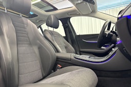 harmaa Mercedes-Benz E 2023 kuva 28.