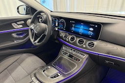 harmaa Mercedes-Benz E 2023 kuva 29.