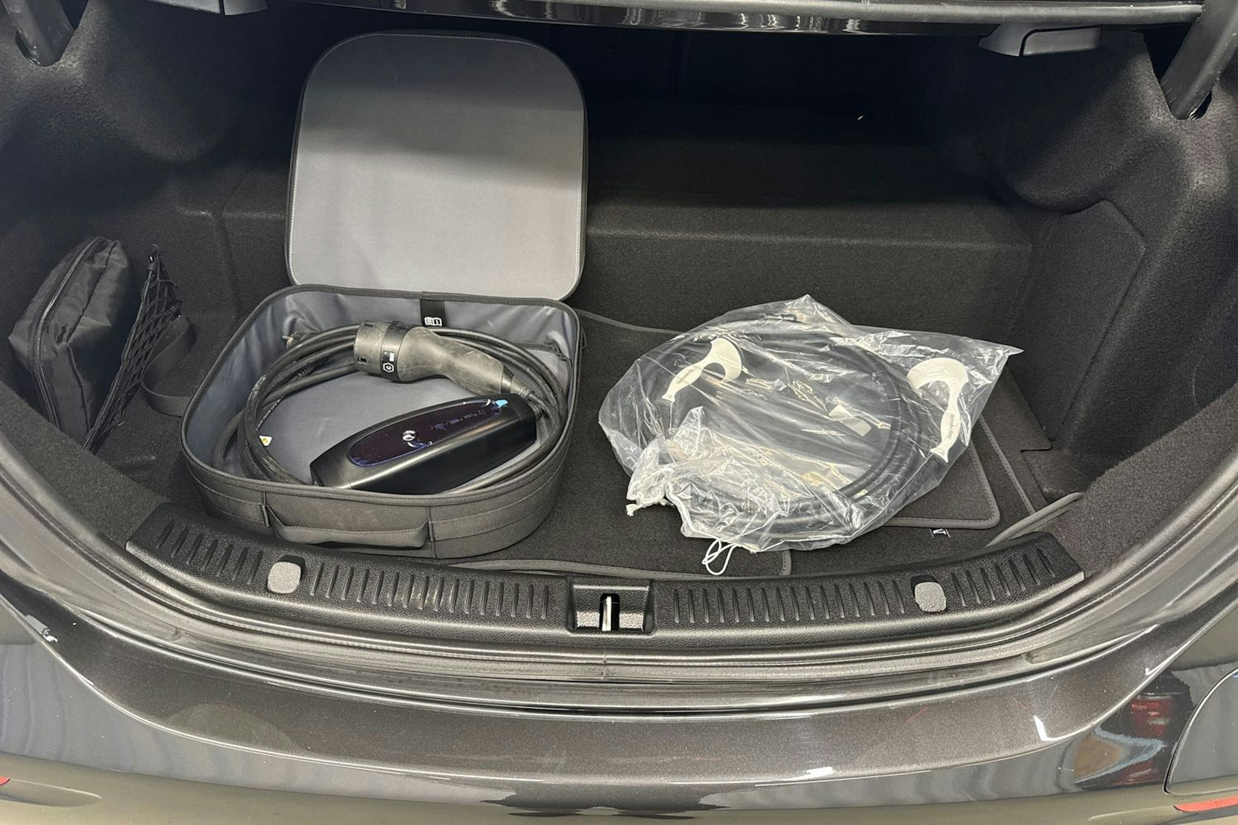 harmaa Mercedes-Benz E 2023 kuva 31.