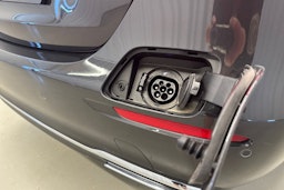 harmaa Mercedes-Benz E 2023 kuva 33.
