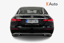 Musta Mercedes-Benz E 2023 kuva 3.
