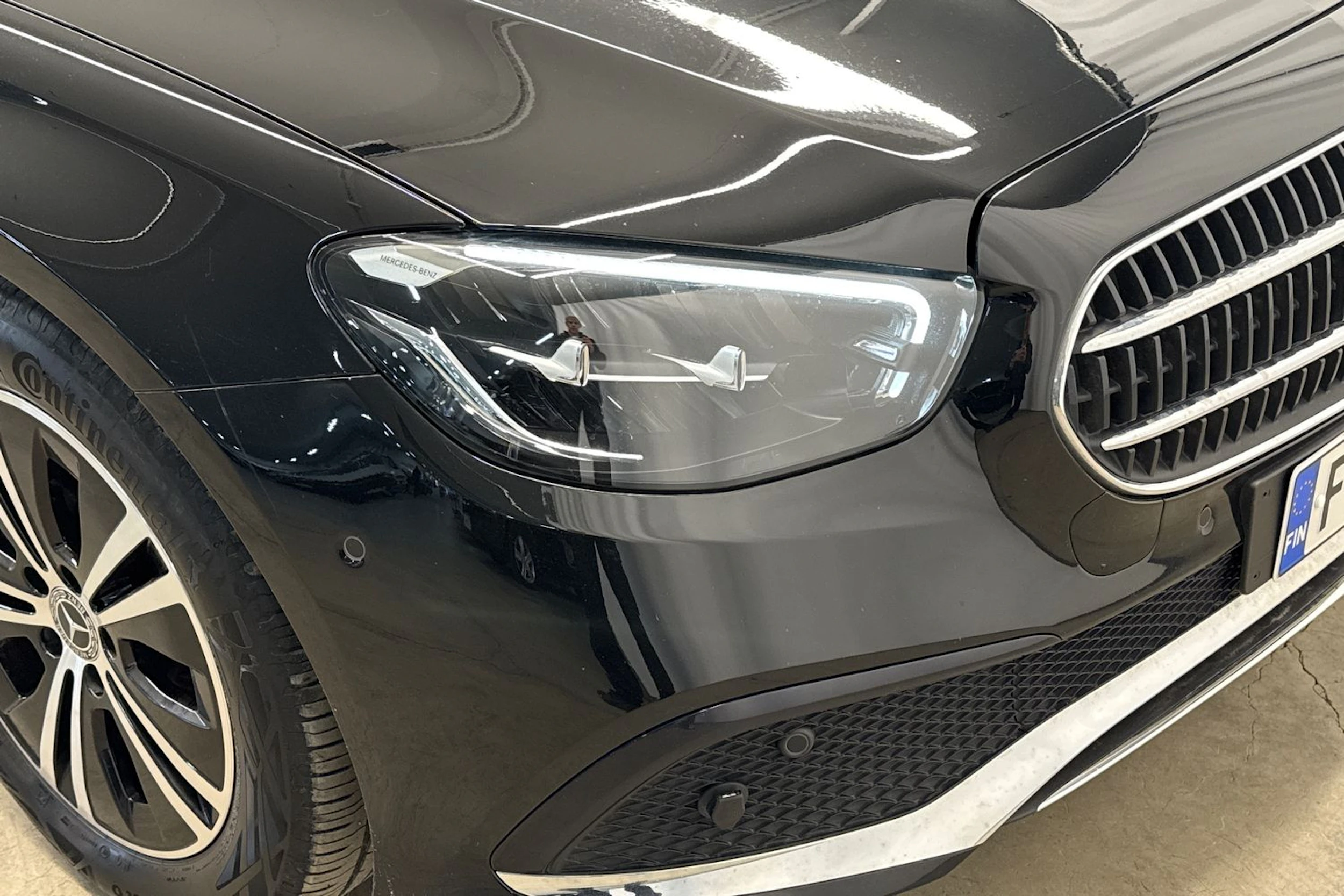 Musta Mercedes-Benz E 2023 kuva 17.