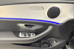 Musta Mercedes-Benz E 2023 kuva 18.
