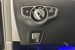 Musta Mercedes-Benz E 2023 kuva 20.