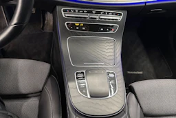 Musta Mercedes-Benz E 2023 kuva 21.