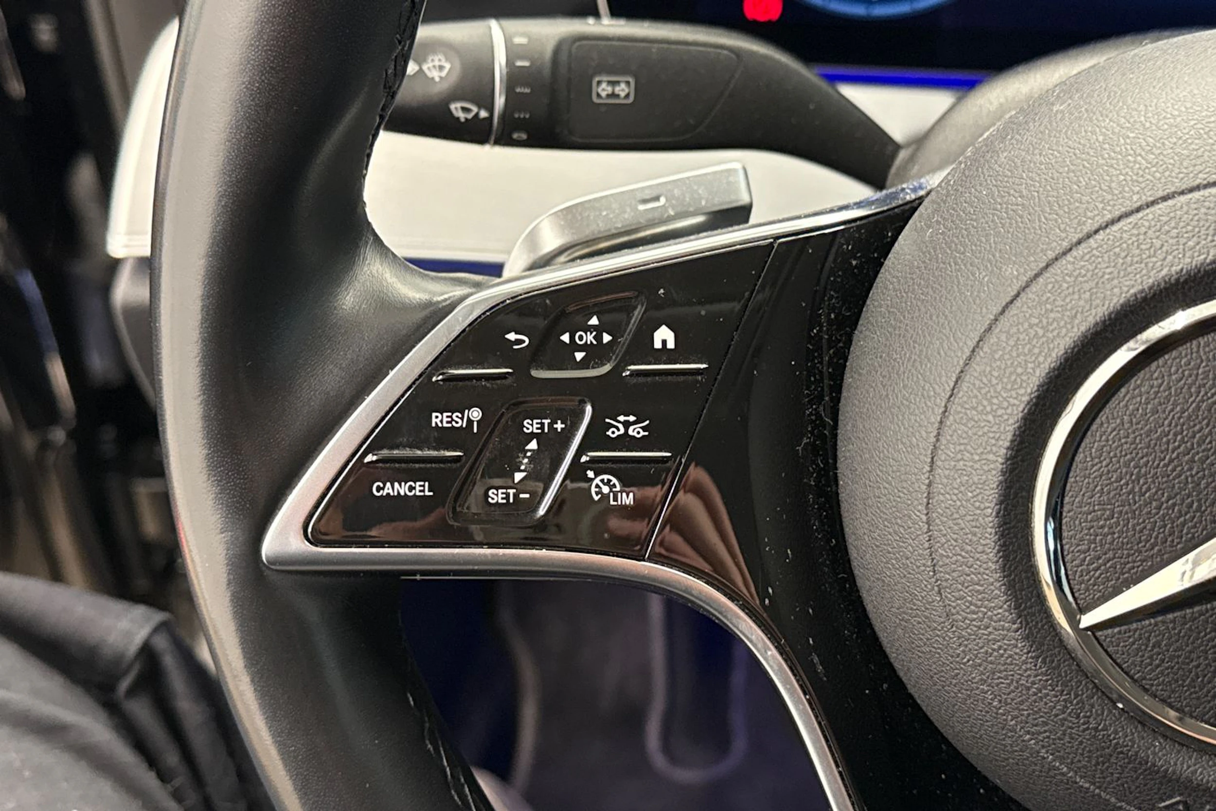 Musta Mercedes-Benz E 2023 kuva 22.