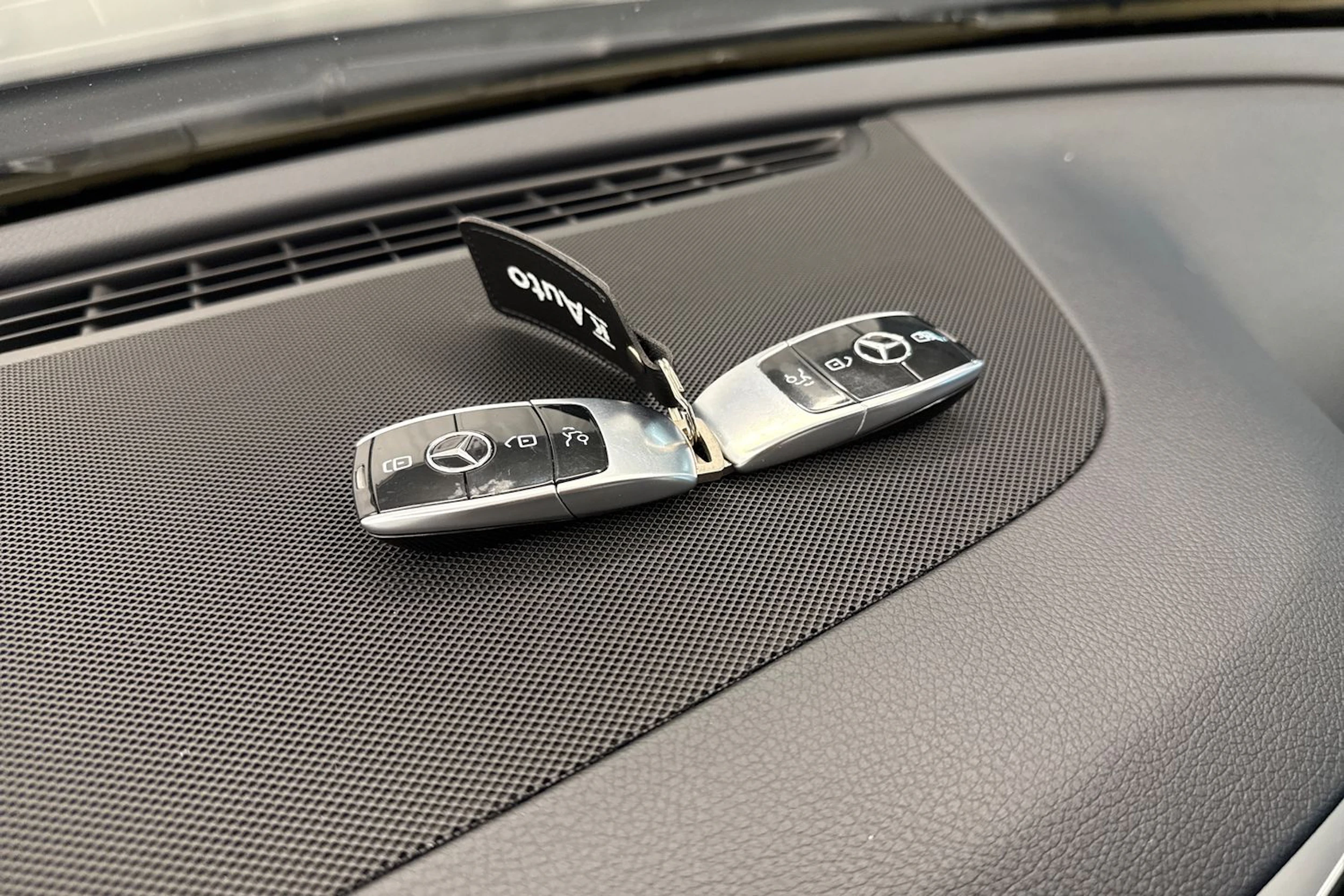 Musta Mercedes-Benz E 2023 kuva 24.