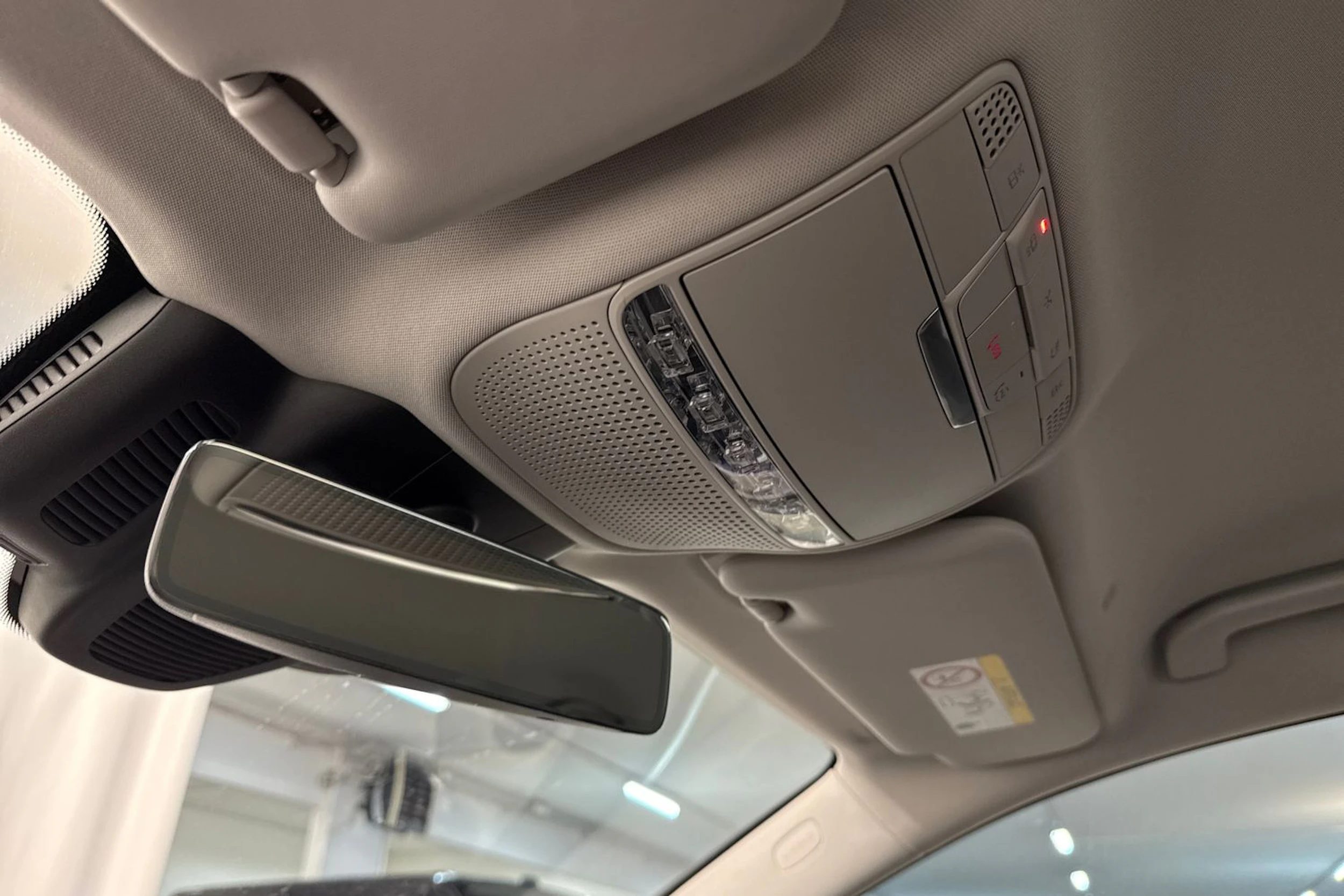 Musta Mercedes-Benz E 2023 kuva 25.